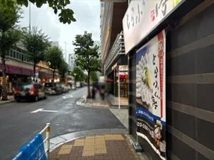 ファーストクラブ麗への道順 10／11：右手二つ目の路地を右折します。