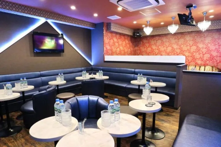 リセントの店内