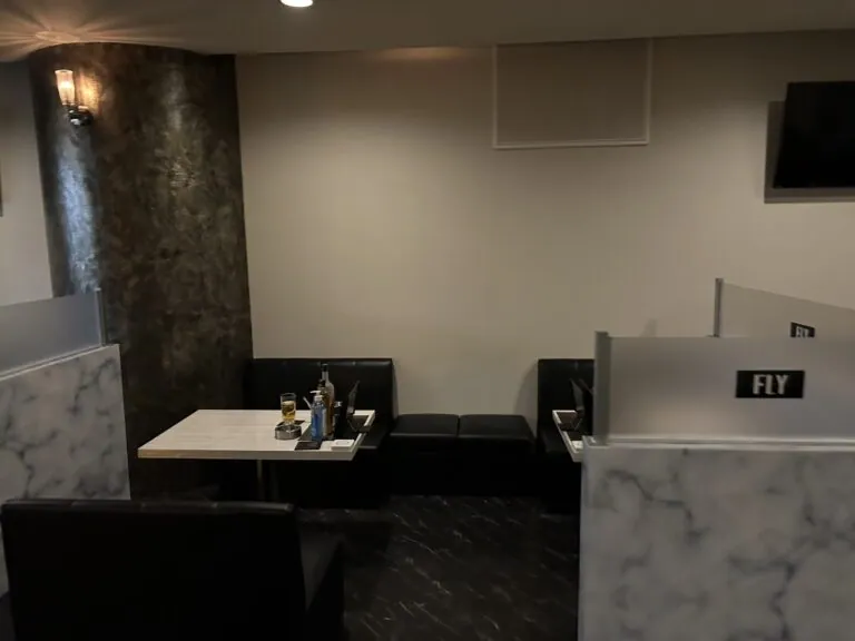 フライの店内
