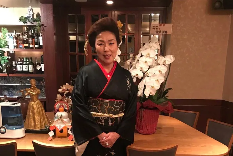 まゆの店内