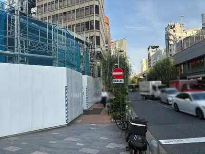イッテンゴ （1・GO）への道順 5／8：横断歩道を渡ったら右折します。