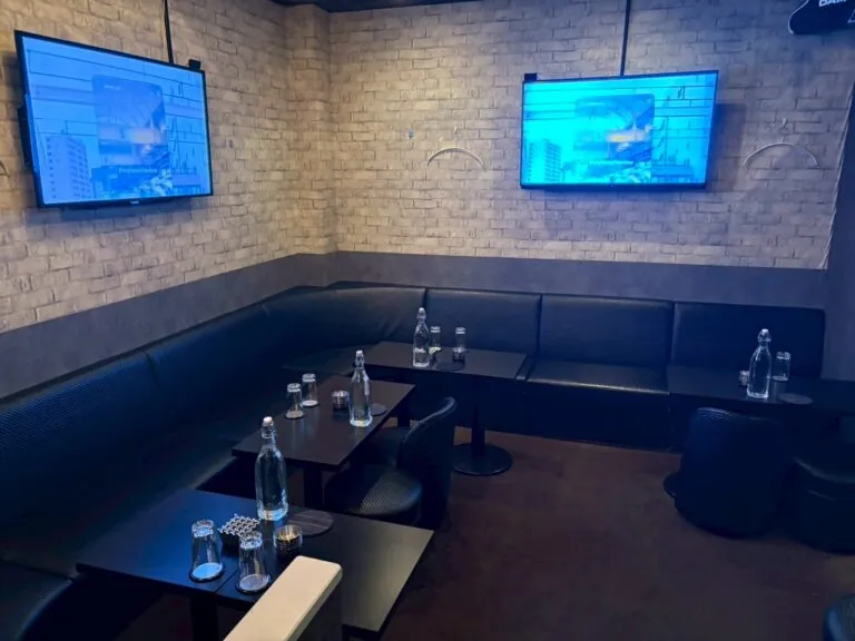 アイリスの店内