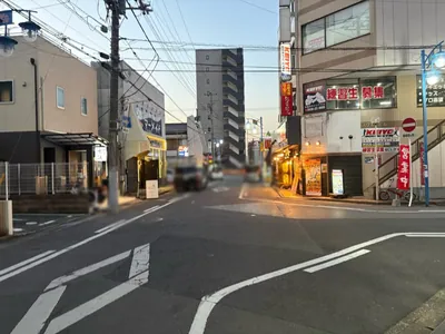 五井　エデンへの道順 6／7：右手路地を越えて直進します。