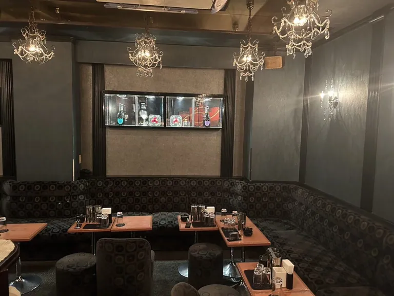 エムズ （M’s）の店内