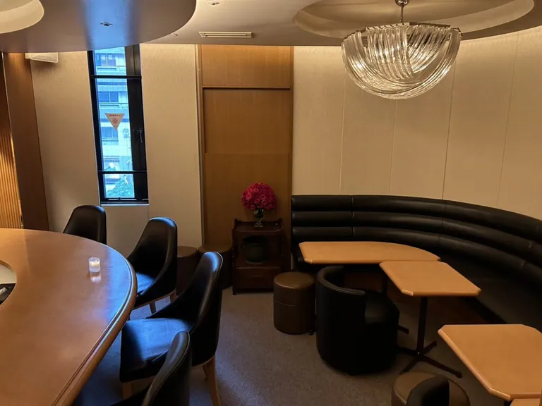 るぽ （ルポ）の店内