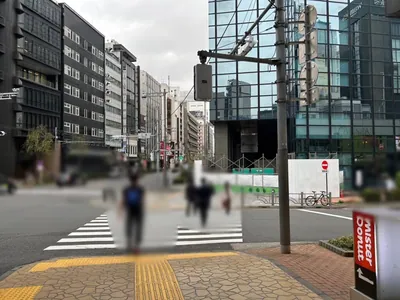 クラッシーへの道順 4／12：二つ目の横断歩道を渡ります。