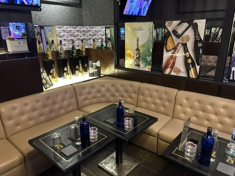 レブル （CLUB REBEL）/旧ヴァースの店内