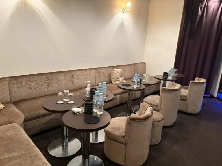 クロムの店内
