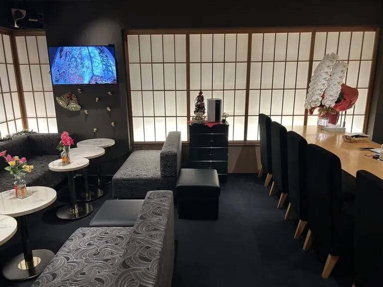 華れ （ハナレ）の店内