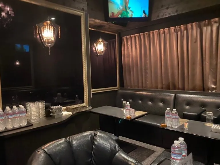 ロイヤルカフェの店内