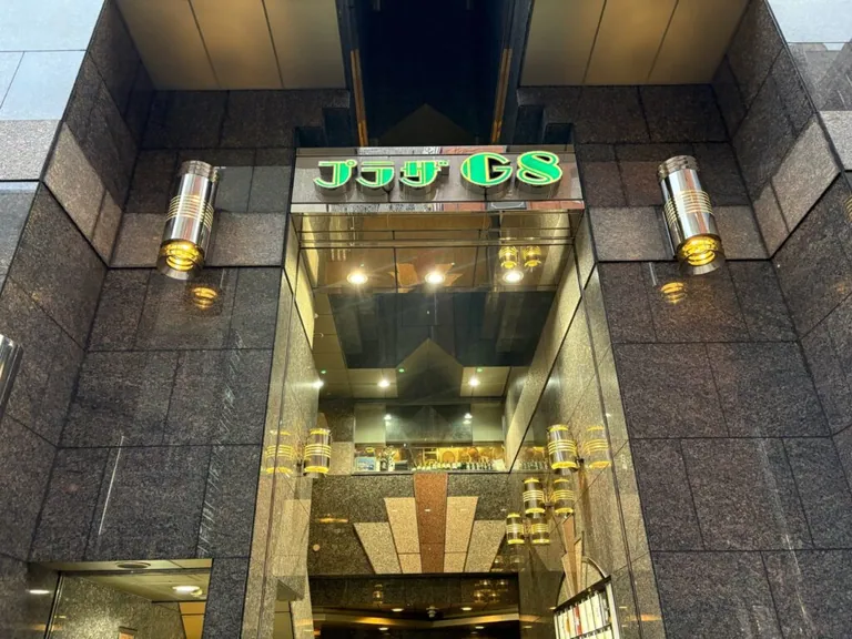 ストーリィの店内