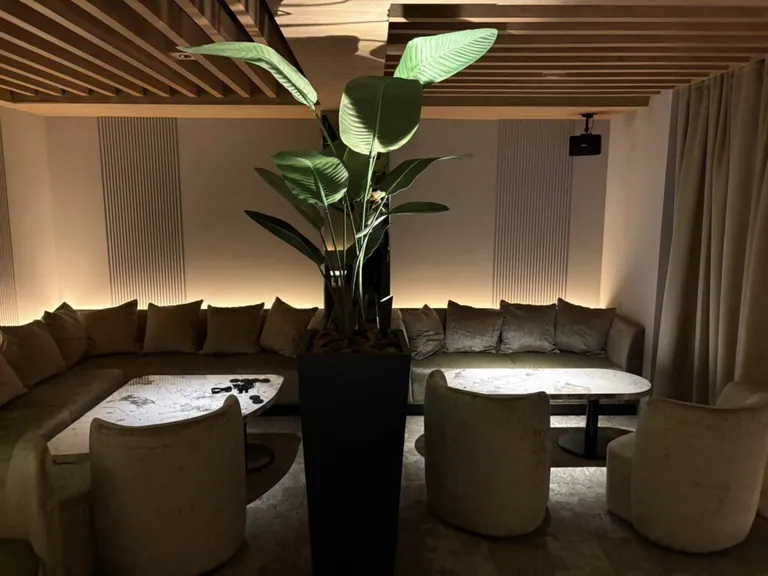 703 （ナナマルサン）の店内