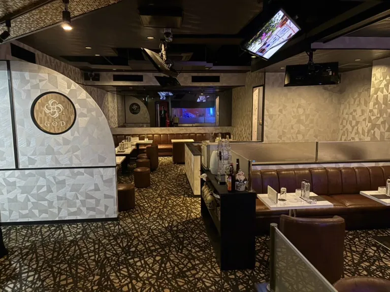 ゴッドの店内