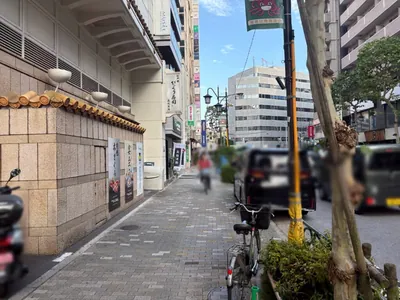 38℃ (サンジュウハチド)への道順 6／11：直進します。