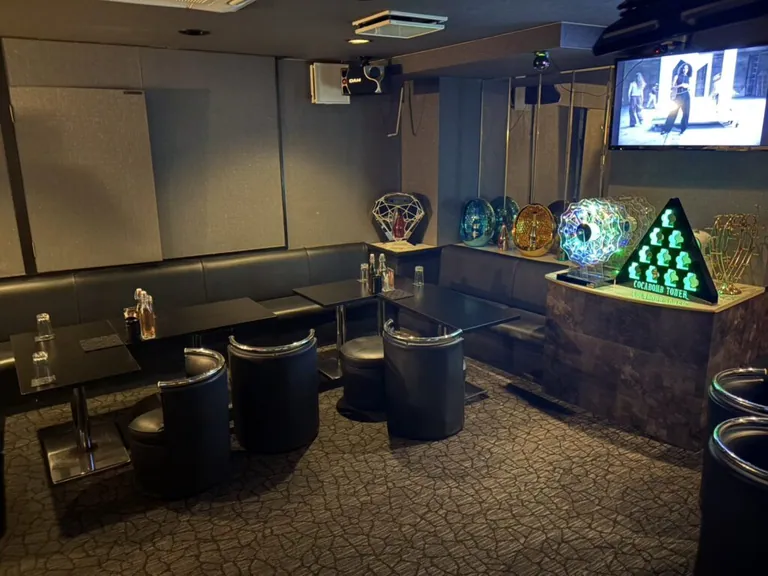 アーチの店内