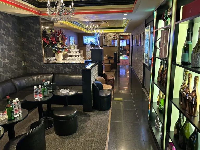 ラグゼリアの店内