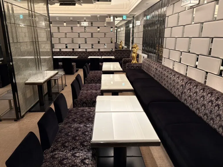 パピヨンの店内