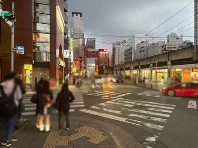 セレーネへの道順 10／16：十字路を超えて直進を続けます。