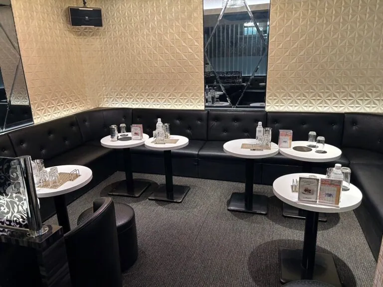 グレアの店内