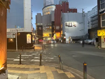 セレーネへの道順 12／16：左手三つ目の路地も越えて直進をします。