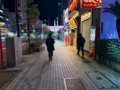 リバティへの道順 5／6：直進します。