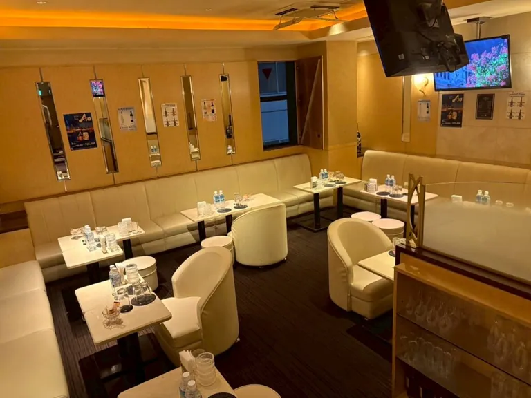 ジャングル東京の店内