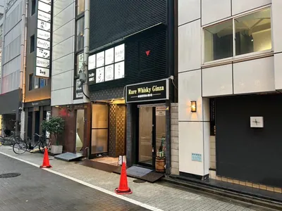 バンブーへの道順 10／10：少し進むと右手に銀座バンブーの入る「belle銀座5ビル」があります。