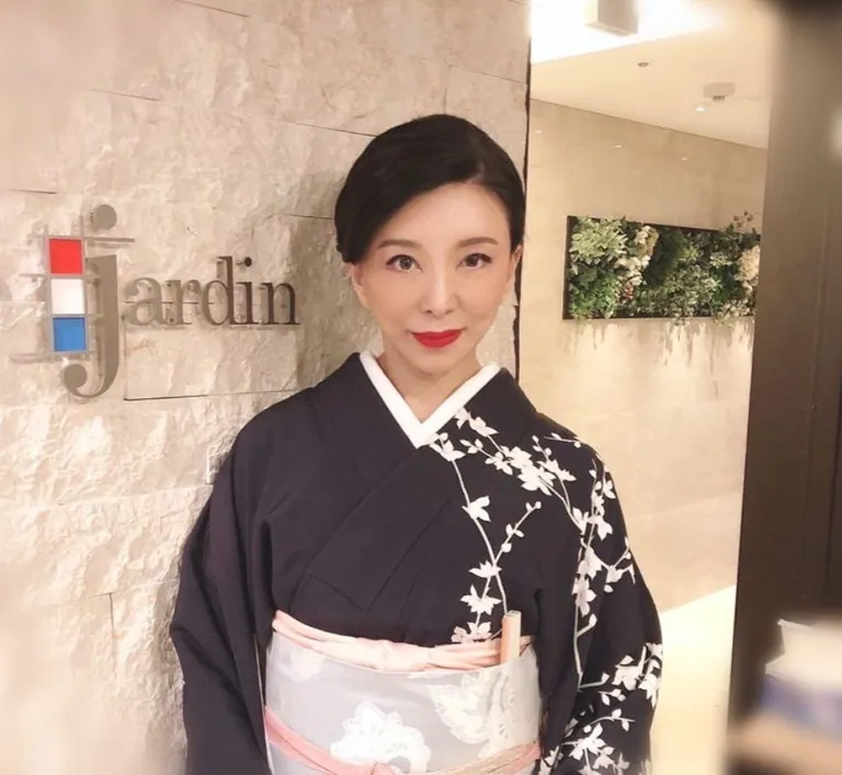 月の庭 （ツキノニワ）の店内
