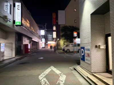 ココワールへの道順 7／10：右手一つ目の路地を右折します。