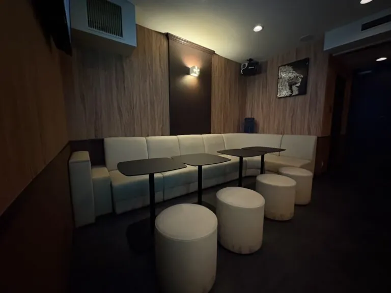 レオンの店内