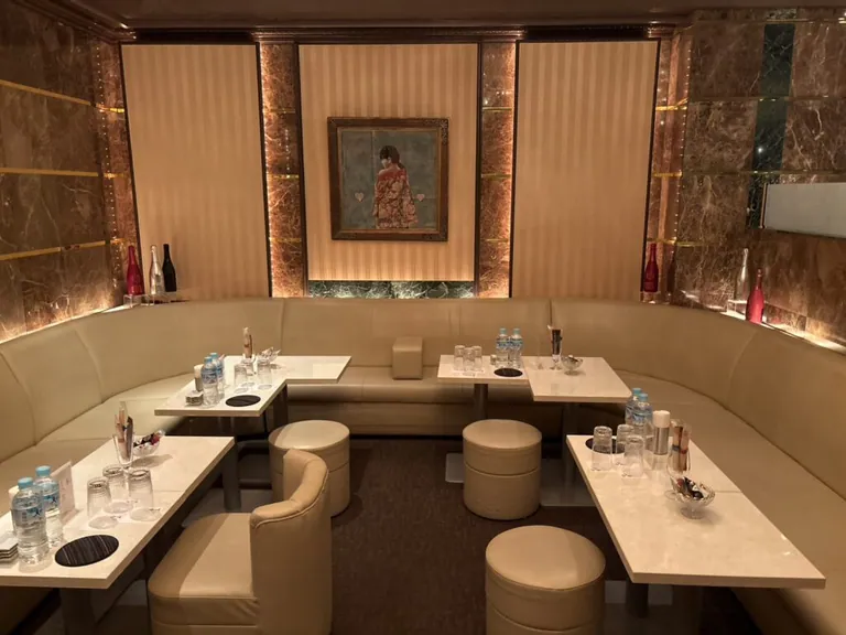 香山（カヤマ）の店内