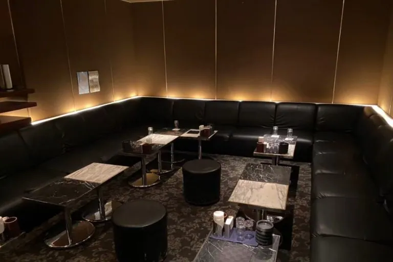 フェニックスの店内