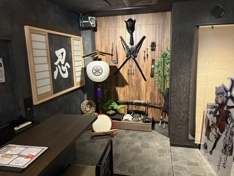秋葉原　くノ一育成所 （東京忍者BAR 秋葉原 くノ一育成所）の店内