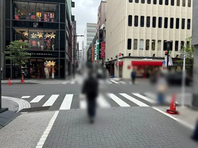 クラッシーへの道順 10／12：一つ目の十字路を超えて直進を続けます。