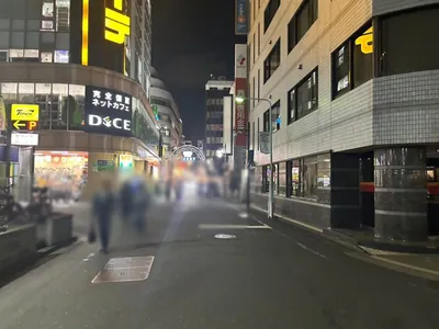バウズーム （BOW×ZOOM）への道順 4／7：渡ったら左の路地へ入ります。