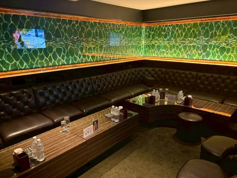 ブルジュの店内