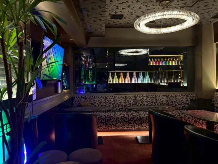 バッドガールズ（Campus Cafe BADD GIRLS 銀座店）の店内