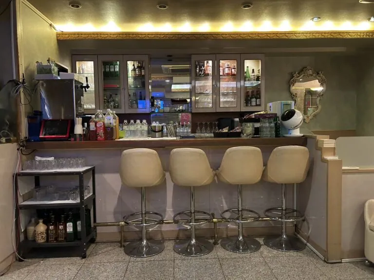 ファインの店内