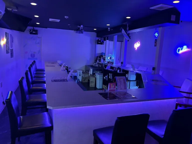 ダモン （Girl’s Bar Damon）の店内