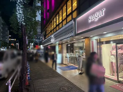ベネへの道順 12／12：少し進むと右手に新宿ベネの入る「歌舞伎町ゆきざきビル」があります。