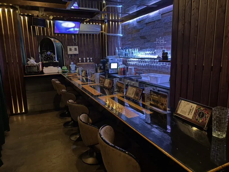 八幡宿 モール (Girl’s Bar MOLE)の店内