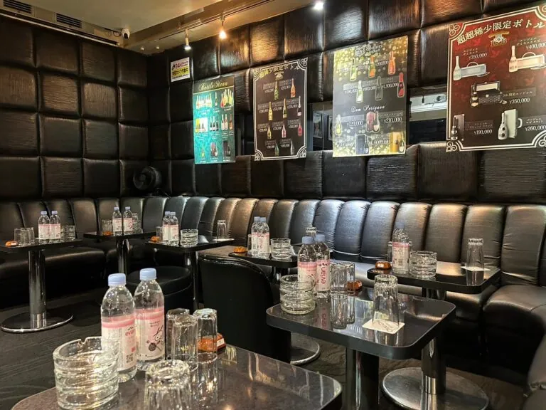 シュシュ 池袋西口店の店内