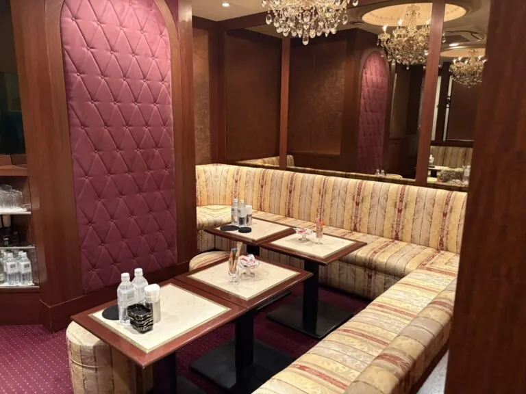 利久 （リキュウ）の店内
