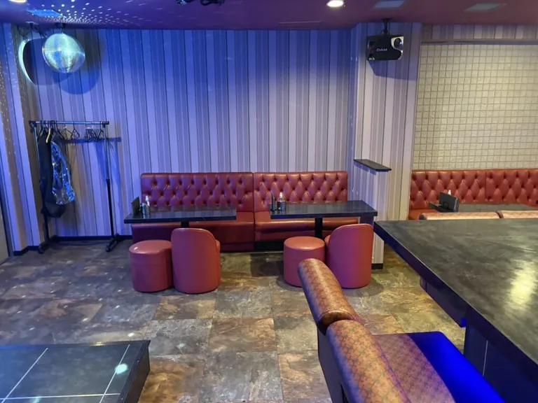 イーストブルーの店内