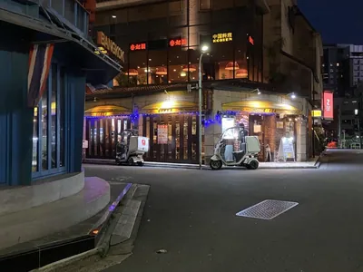 フェリークへの道順 5／6：直進すると十字路が出てくるので十字路を越えます。
