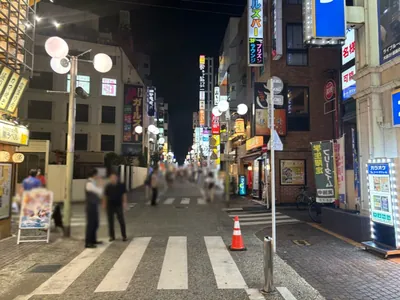 モンスーンへの道順 6／8：二つ目の十字路も越えて直進します。