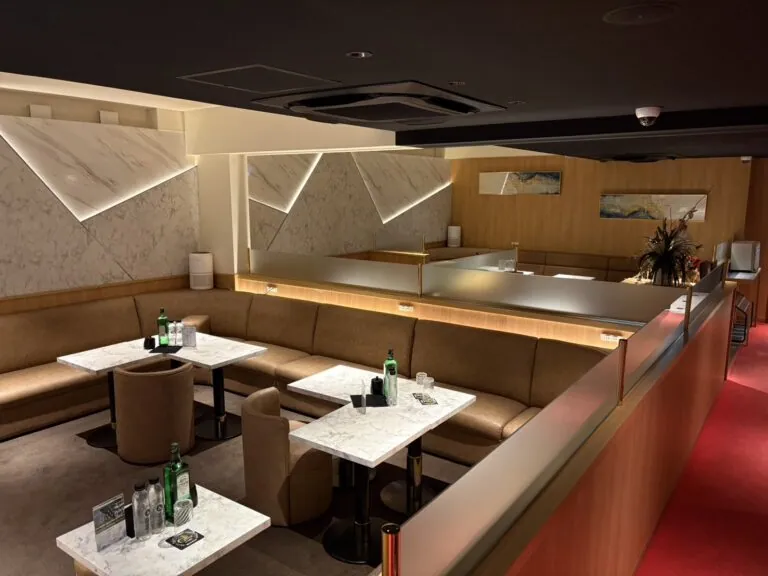 キャラットの店内
