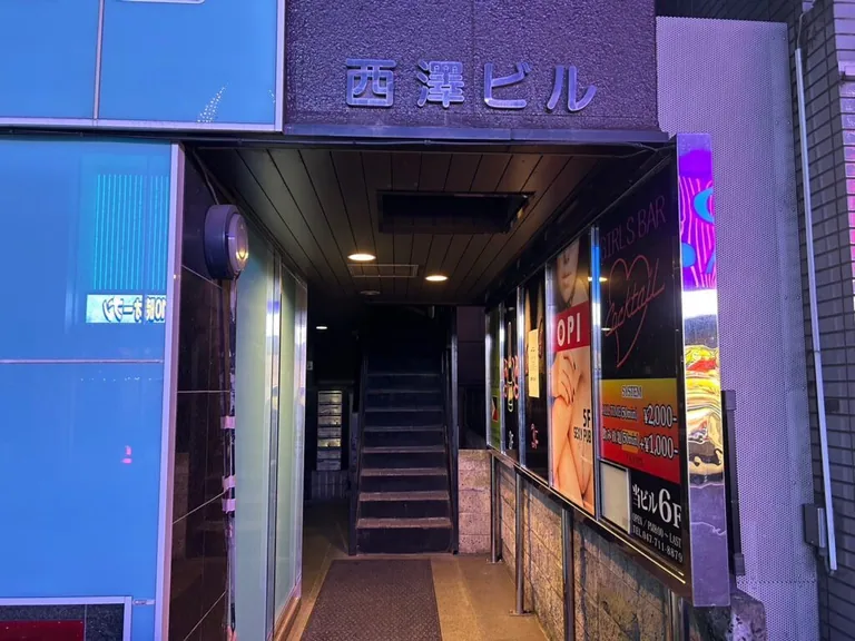 松戸 酒酒 (シュシュ)の店内