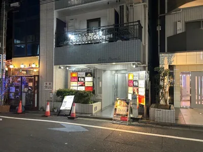 イーネー （girls cafe bar E～ねぇ）への道順 6／6：直進して、十字路手前右手に池袋イーネーの入る「ロイヤルプラザⅡビル」があります。