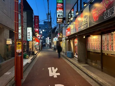 櫻花 （オウカ）への道順 6／8：十字路に出るまで直進します。